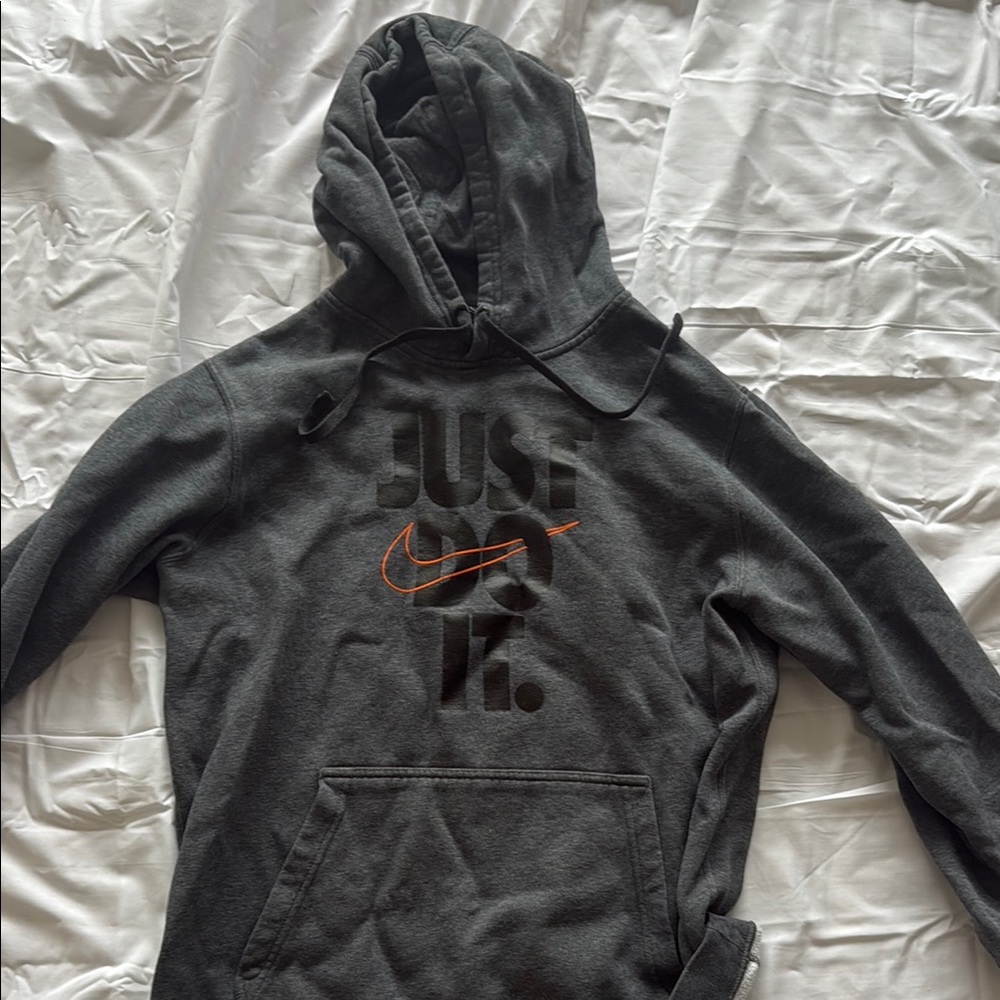 Nike Men's Gray Hoodie
